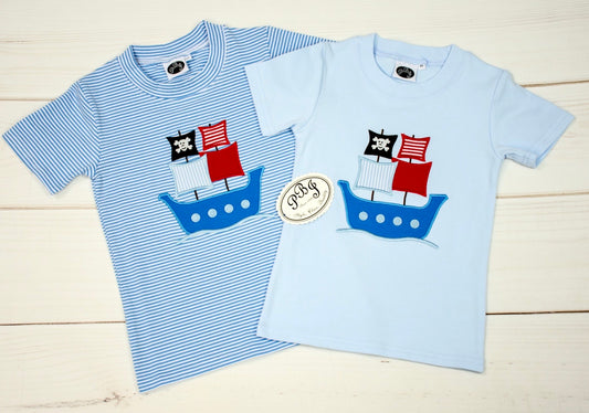 Color T-shirt w/ applique / Pirate ship*
