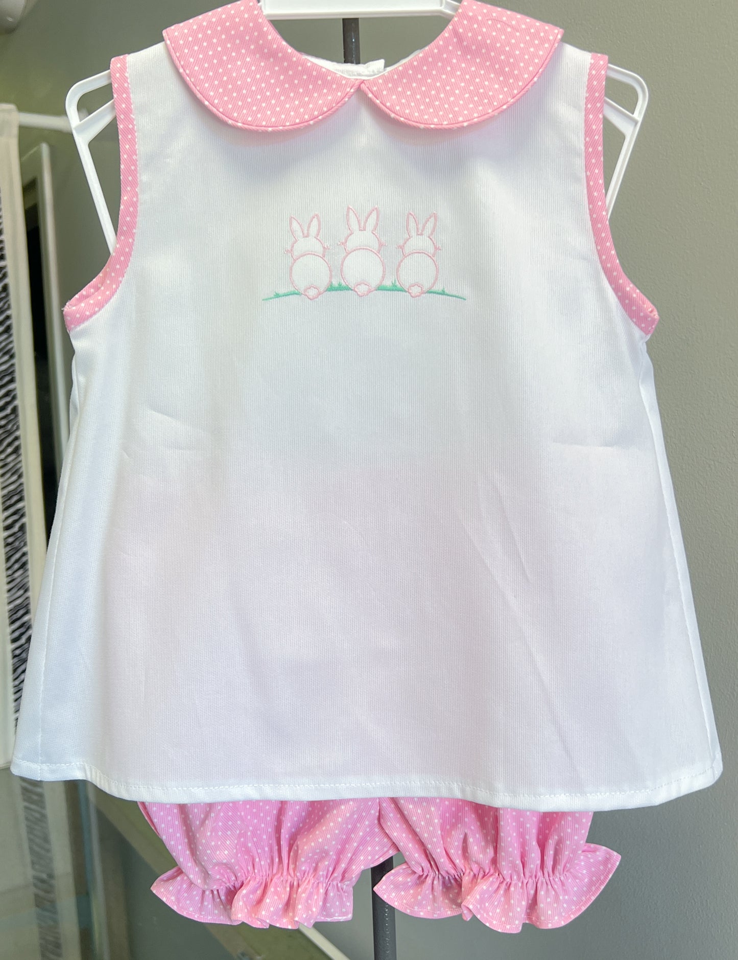 Sleeveless blouse w/ 3 bunnies + bloomers - 18m set